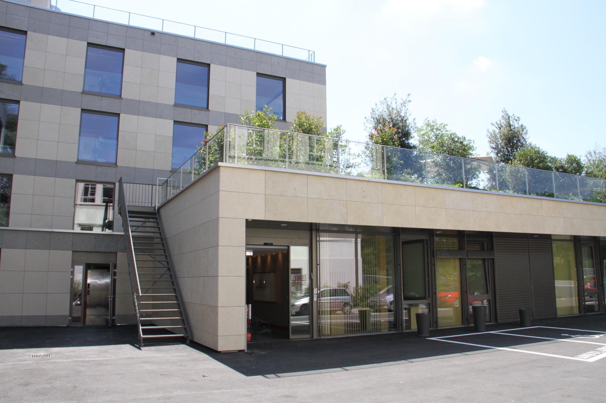 Façade du nouvel EMS Les Marronniers à Chêne-Bougeries en 2011